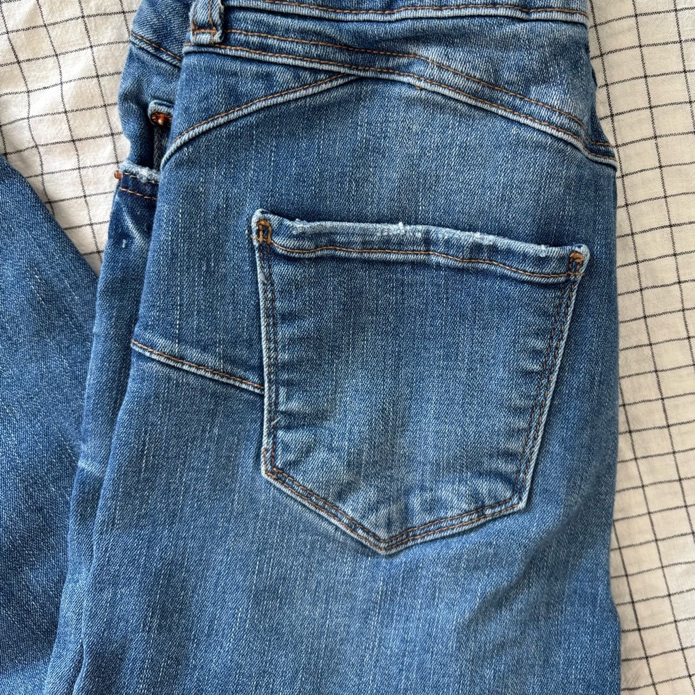 Slim Fit Jeans with Lift and Shape.